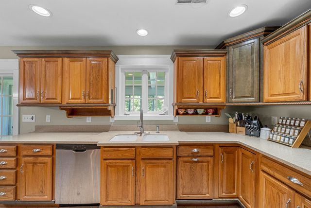 659 Cornwall Rd, Clarksville, TN 37043