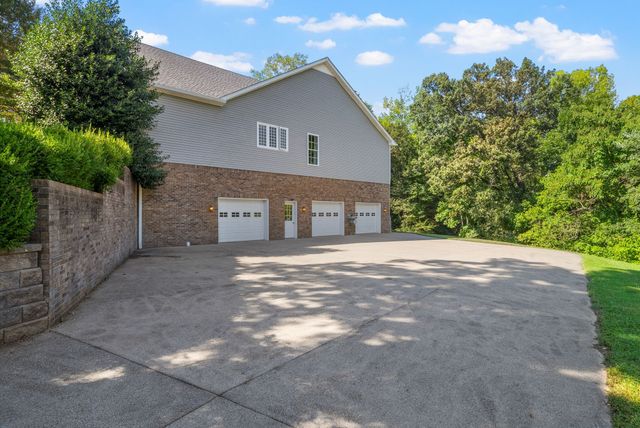 659 Cornwall Rd, Clarksville, TN 37043