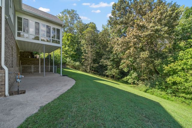 659 Cornwall Rd, Clarksville, TN 37043