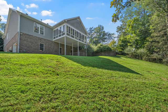 659 Cornwall Rd, Clarksville, TN 37043