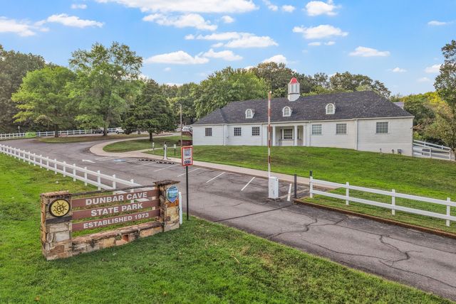 659 Cornwall Rd, Clarksville, TN 37043