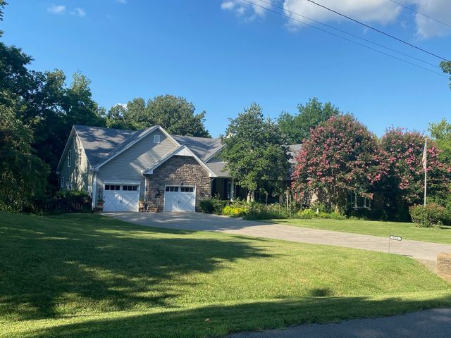 659 Cornwall Rd, Clarksville, TN 37043