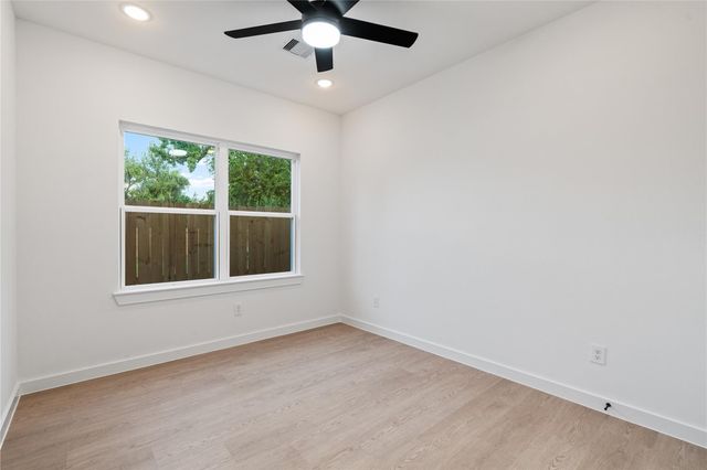 1031 North Lane, Houston, TX 77088