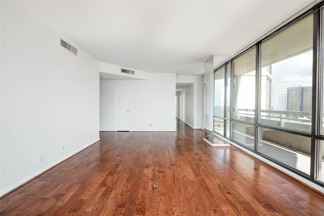 15 Greenway Plaza 10G, Houston, TX 77046