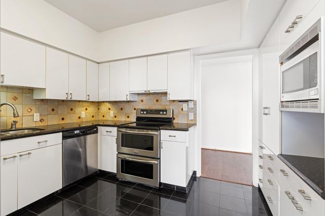 15 Greenway Plaza 10G, Houston, TX 77046