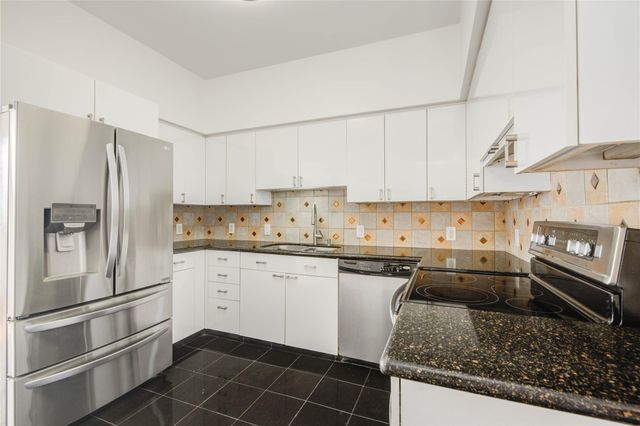 15 Greenway Plaza 10G, Houston, TX 77046