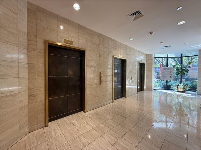 15 Greenway Plaza 10G, Houston, TX 77046