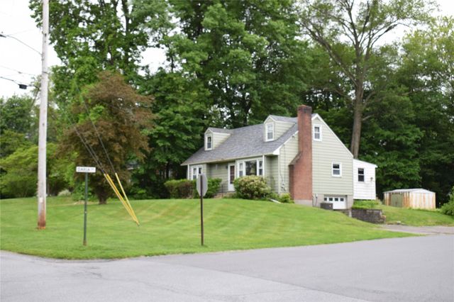25 Alda Drive, Poughkeepsie, NY 12603