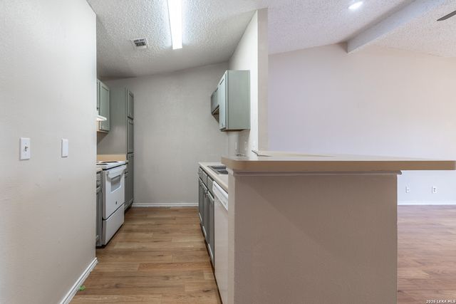 5528 Lochmoor, San Antonio, TX 78244
