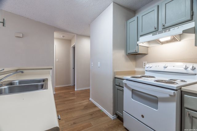 5528 Lochmoor, San Antonio, TX 78244