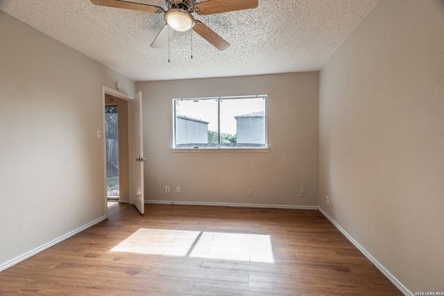 5528 Lochmoor, San Antonio, TX 78244