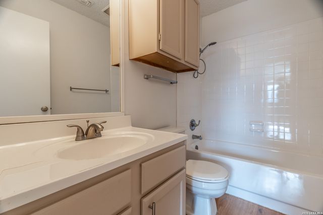 5528 Lochmoor, San Antonio, TX 78244