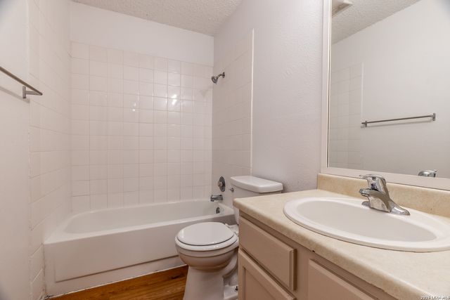 5528 Lochmoor, San Antonio, TX 78244