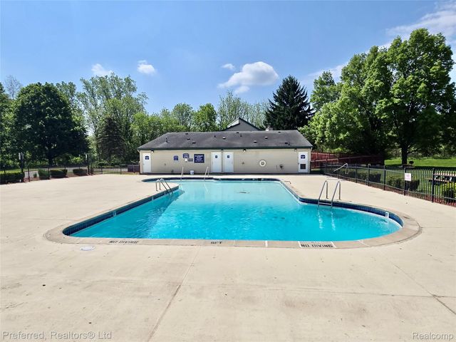 771 Clubhouse Drive, Ypsilanti Charter Township, MI 48197