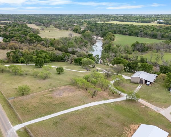 150 Deer Run Road, Valley Mills, TX 76689
