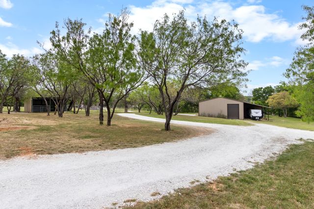 150 Deer Run Road, Valley Mills, TX 76689