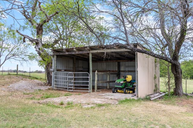 150 Deer Run Road, Valley Mills, TX 76689