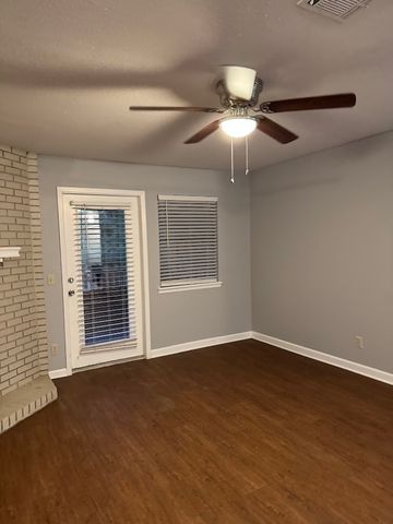 1305 W Villa Maria Road F-202, Bryan, TX 77801