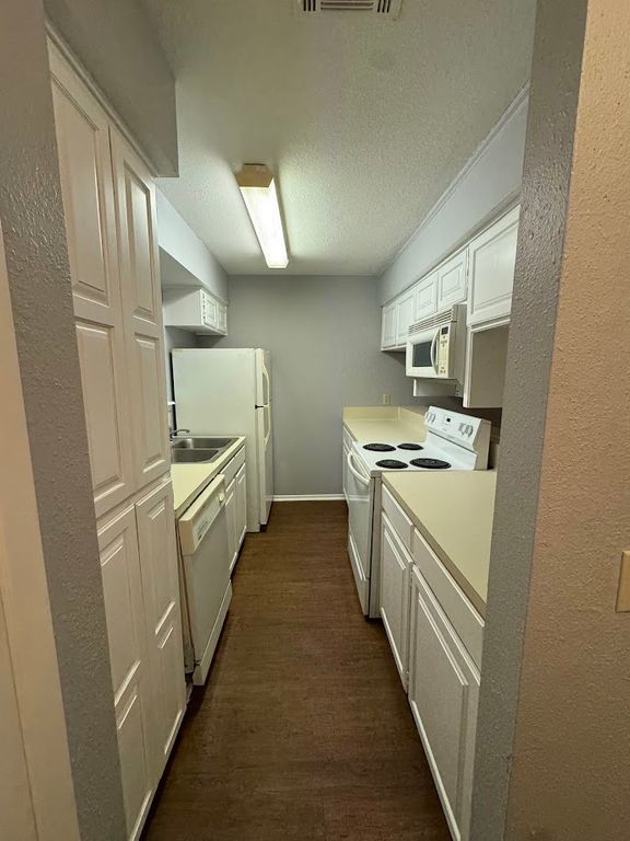 1305 W Villa Maria Road F-202, Bryan, TX 77801 — photo 4