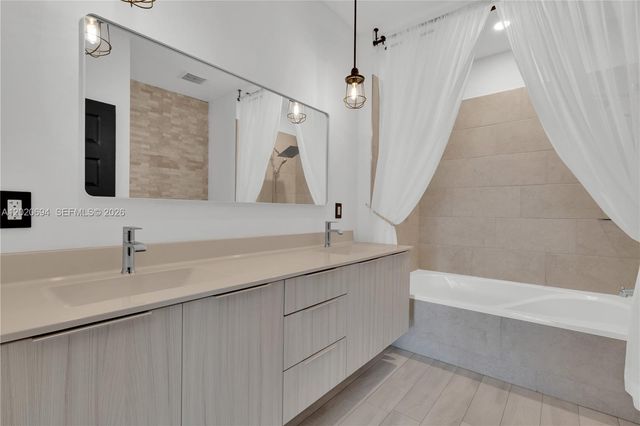 4740 NW 84th Ct 38, Doral, FL 33166