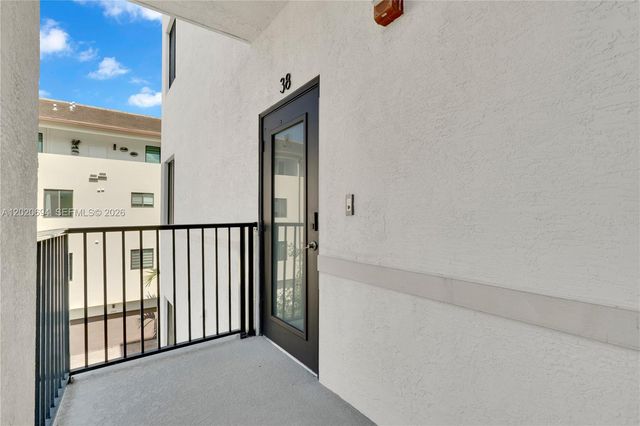 4740 NW 84th Ct 38, Doral, FL 33166
