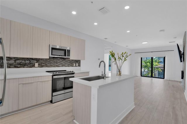 4740 NW 84th Ct 38, Doral, FL 33166