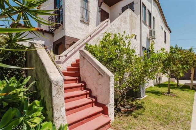 1332 Masselin Avenue A&B, Los Angeles, CA 90019