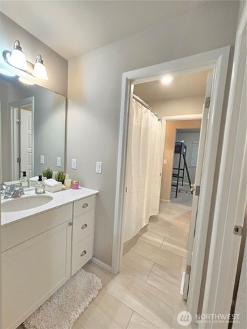 25428 128th Avenue SE, Kent, WA 98030