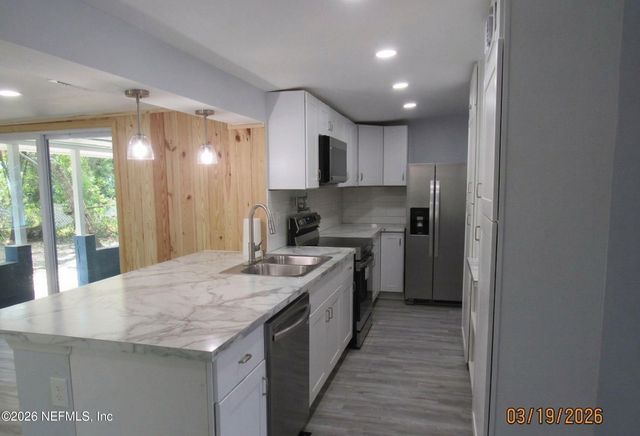 5849 RIDGEWAY Road E, Jacksonville, FL 32244