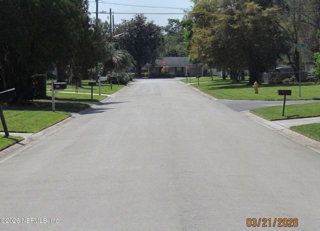 5849 RIDGEWAY Road E, Jacksonville, FL 32244