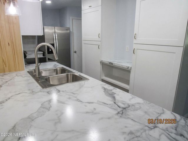 5849 RIDGEWAY Road E, Jacksonville, FL 32244