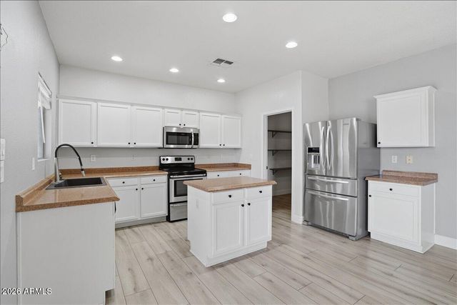 30811 N Bareback Trail, San Tan Valley, AZ 85143