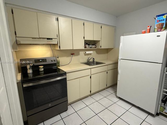 2732 NW 16th Ter 2734, Miami, FL 33125