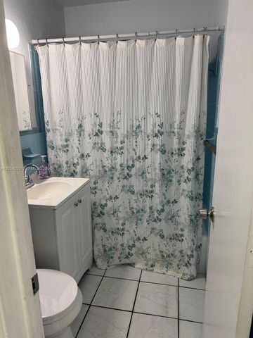 2732 NW 16th Ter 2734, Miami, FL 33125