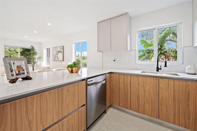 11220 NW 12th Ave, Miami, FL 33168