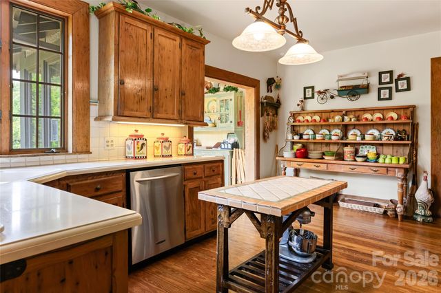 2531 Little River Road, Hendersonville, NC 28739