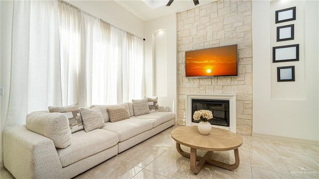 21325 Hibiscus, Elsa, TX 78542