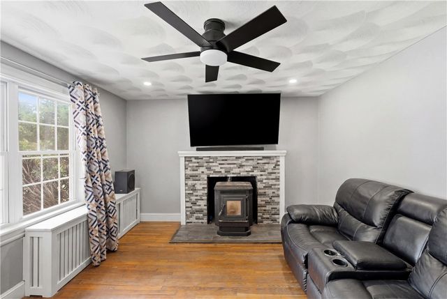 1349 W Shore Road, Warwick, RI 02889