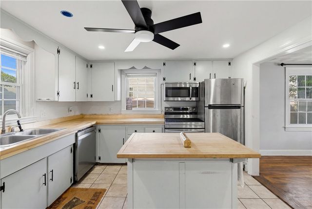 1349 W Shore Road, Warwick, RI 02889
