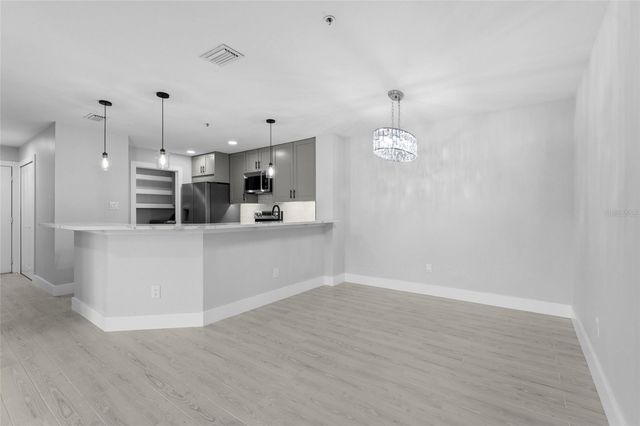 4057 CROCKERS LAKE BOULEVARD 17, Sarasota, FL 34238