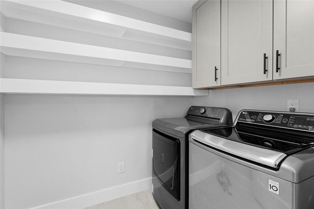 4057 CROCKERS LAKE BOULEVARD 17, Sarasota, FL 34238