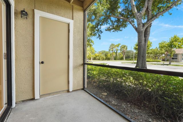 4057 CROCKERS LAKE BOULEVARD 17, Sarasota, FL 34238