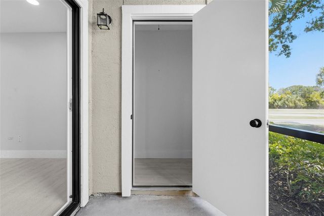 4057 CROCKERS LAKE BOULEVARD 17, Sarasota, FL 34238
