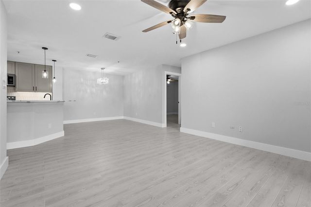 4057 CROCKERS LAKE BOULEVARD 17, Sarasota, FL 34238