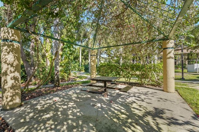 4057 CROCKERS LAKE BOULEVARD 17, Sarasota, FL 34238