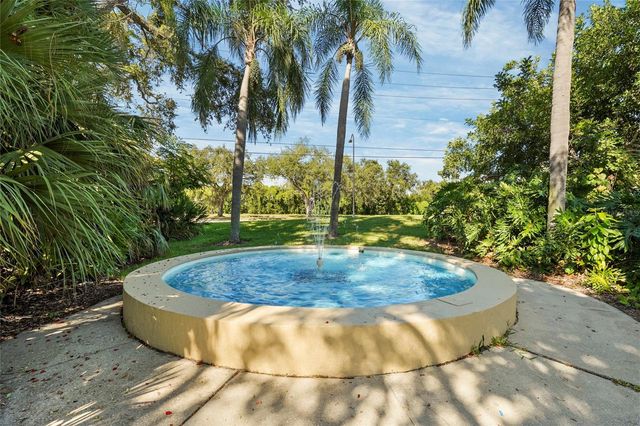 4057 CROCKERS LAKE BOULEVARD 17, Sarasota, FL 34238