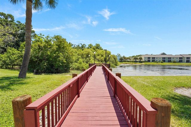 4057 CROCKERS LAKE BOULEVARD 17, Sarasota, FL 34238