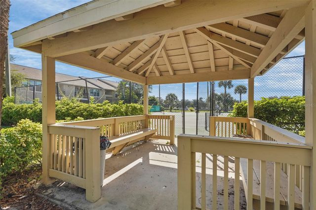 4057 CROCKERS LAKE BOULEVARD 17, Sarasota, FL 34238