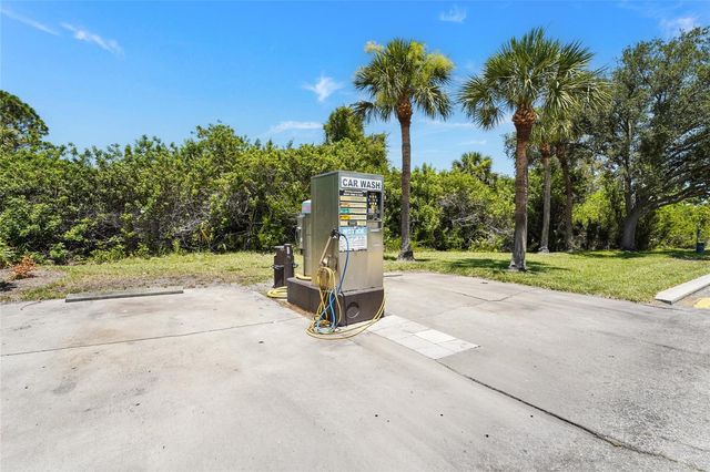 4057 CROCKERS LAKE BOULEVARD 17, Sarasota, FL 34238