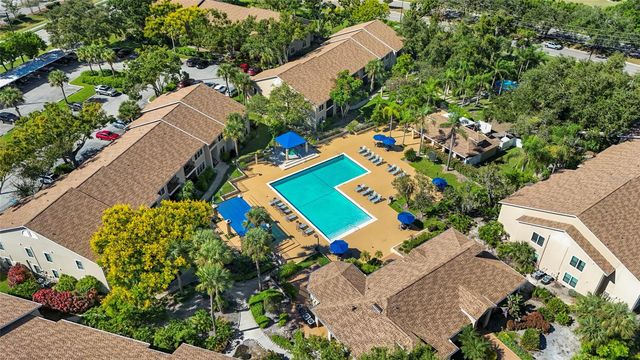 4057 CROCKERS LAKE BOULEVARD 17, Sarasota, FL 34238
